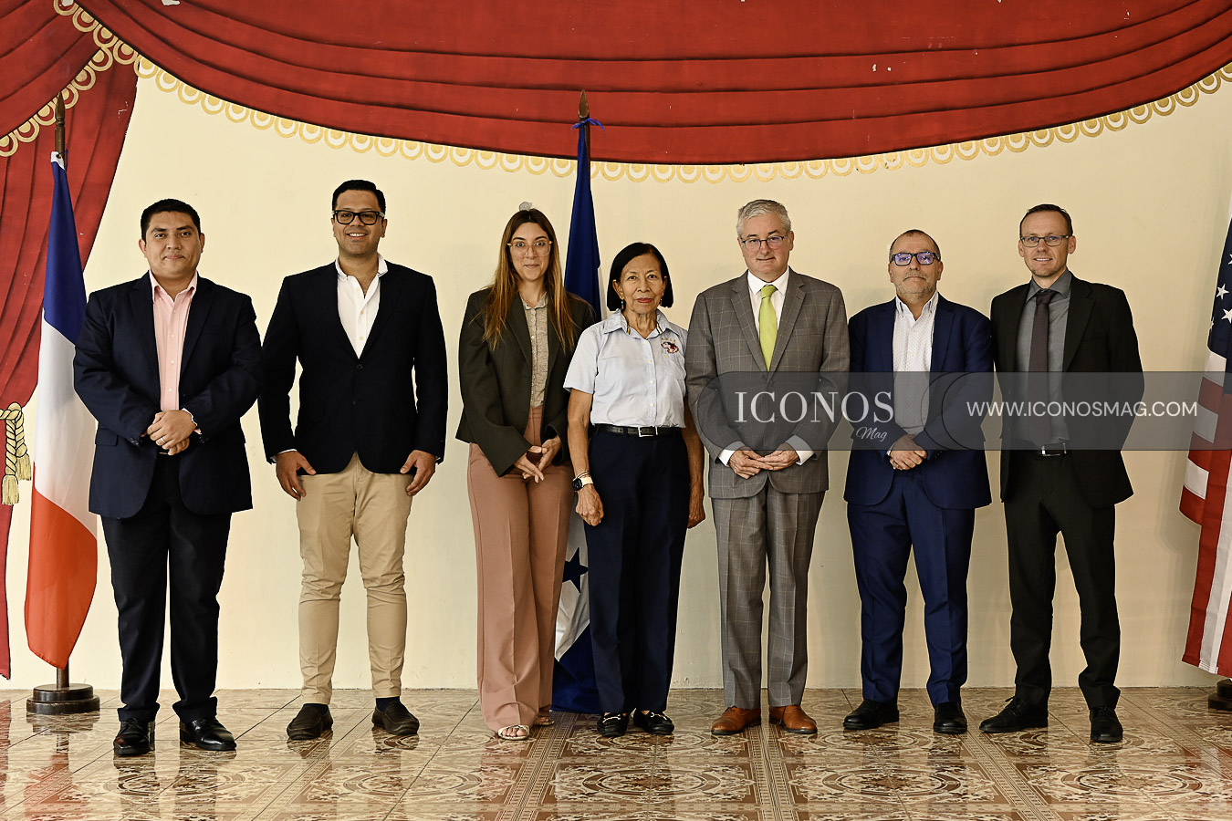 The AEIS library inauguration, photographed by Kevin Hernández for ICONOS Mag
